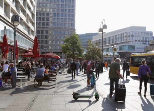 Hardenbergplatz mit e-Scooter