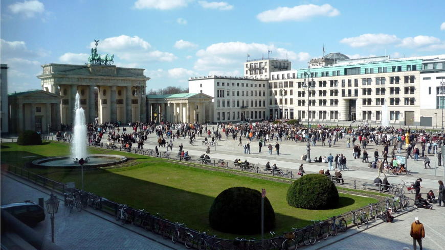 Pariser Platz mit Brandenburger Tor