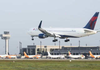 Erstflug von Delta Air Lines von Flughafen BER nach New York